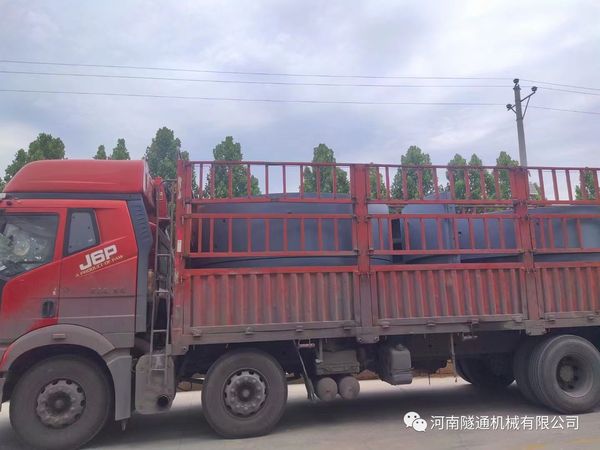 热烈：：刂Ｖ莸靥12号线21.4米长富水细砂层机械法联系通道顺利贯通！！(图5)