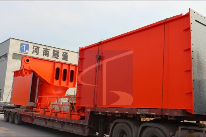 由CG电子制作的650t桥门式两用起重机金日发货